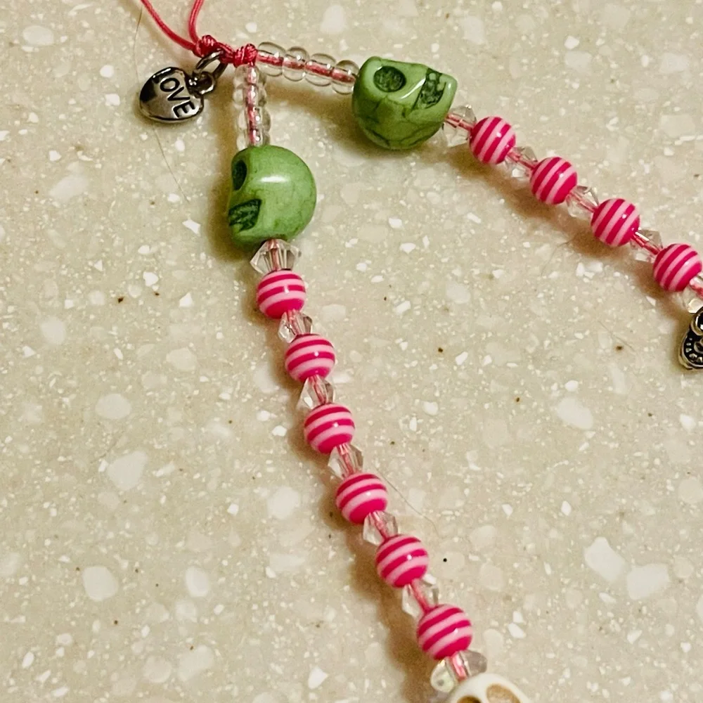 Phone String!! Skull 💀 & 💕 - Picture 3 of 6